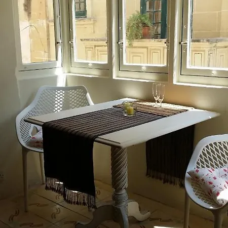 Magic In The Heart Of Old Gozo * ビクトリア